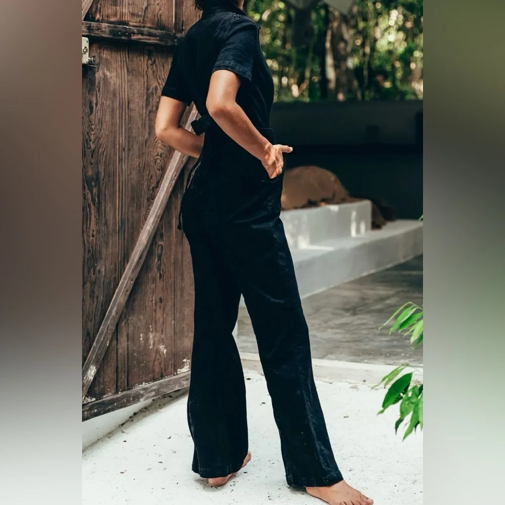 Chic Black Women's Jumpsuit - Picture 2 of 8